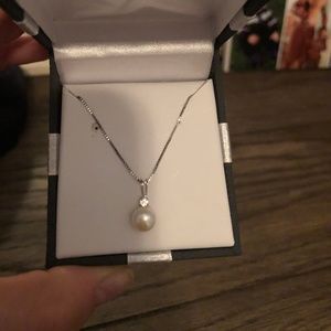 Dainty pearl necklace